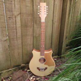 CROWN ROYALE 8 STRING BARITONE UKULELE – Spruce top