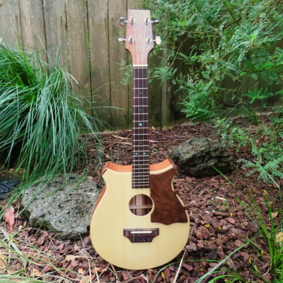 CROWN ROYALE TENOR UKULELE - Spruce Top