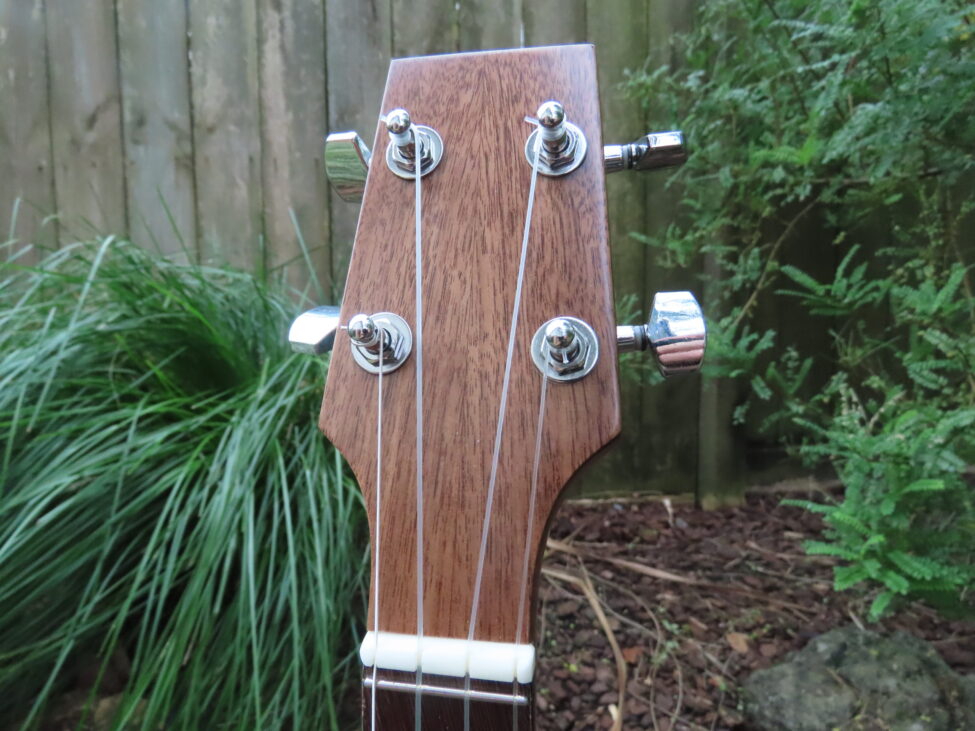 CROWN ROYALE TENOR UKULELE - Spruce Top
