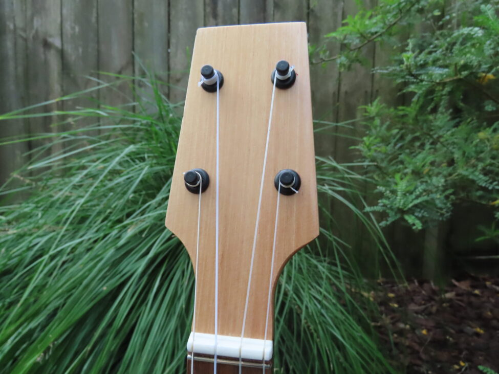 CROWN ROYALE BARITONE UKULELE - NZ Kauri with Spruce top