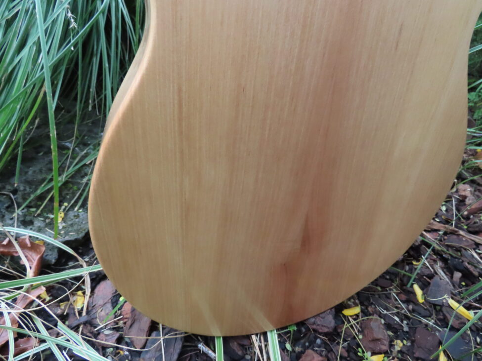 CROWN ROYALE BARITONE UKULELE - NZ Kauri with Spruce top