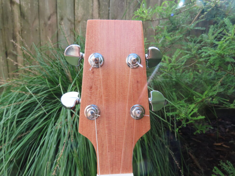 TRAD II SLIMLINE BARITONE UKULELE - NZ Kauri with Cedar top
