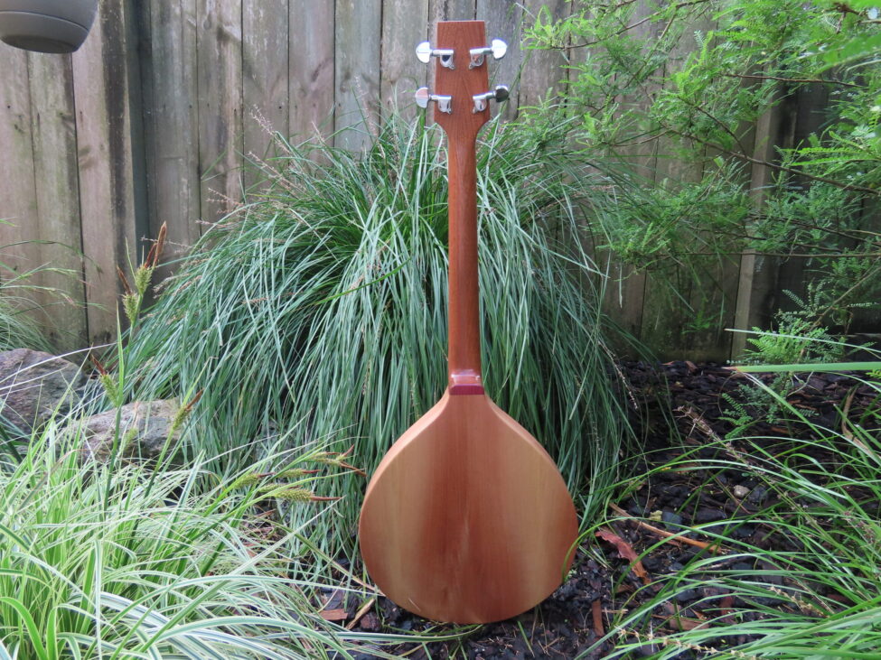 TRAD II SLIMLINE BARITONE UKULELE - NZ Kauri with Cedar top