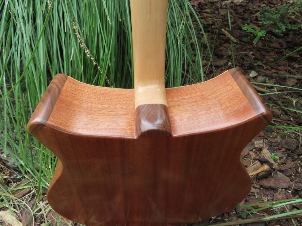 CROWN ROYALE TENOR GUITAR - Sapele with Spruce top