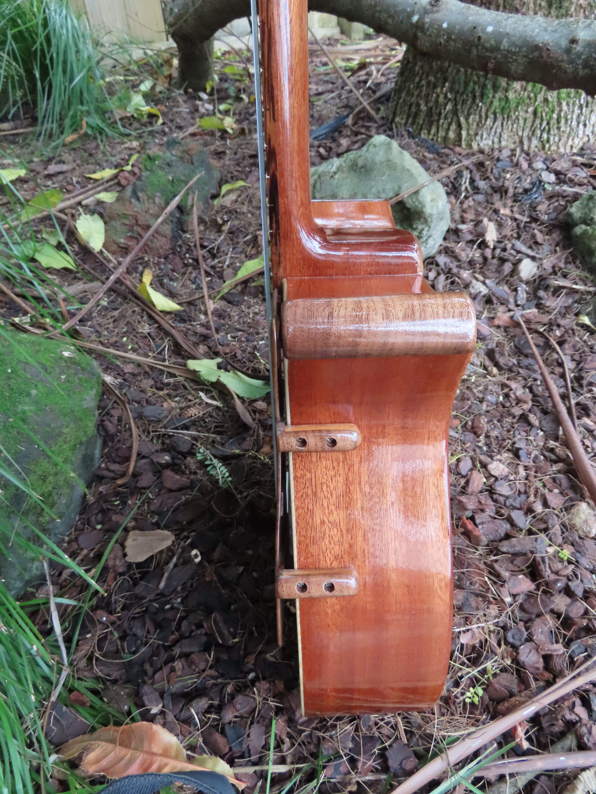 CROWN ROYALE BARITONE UKULELE - Mahogany with Spruce top - Image 7